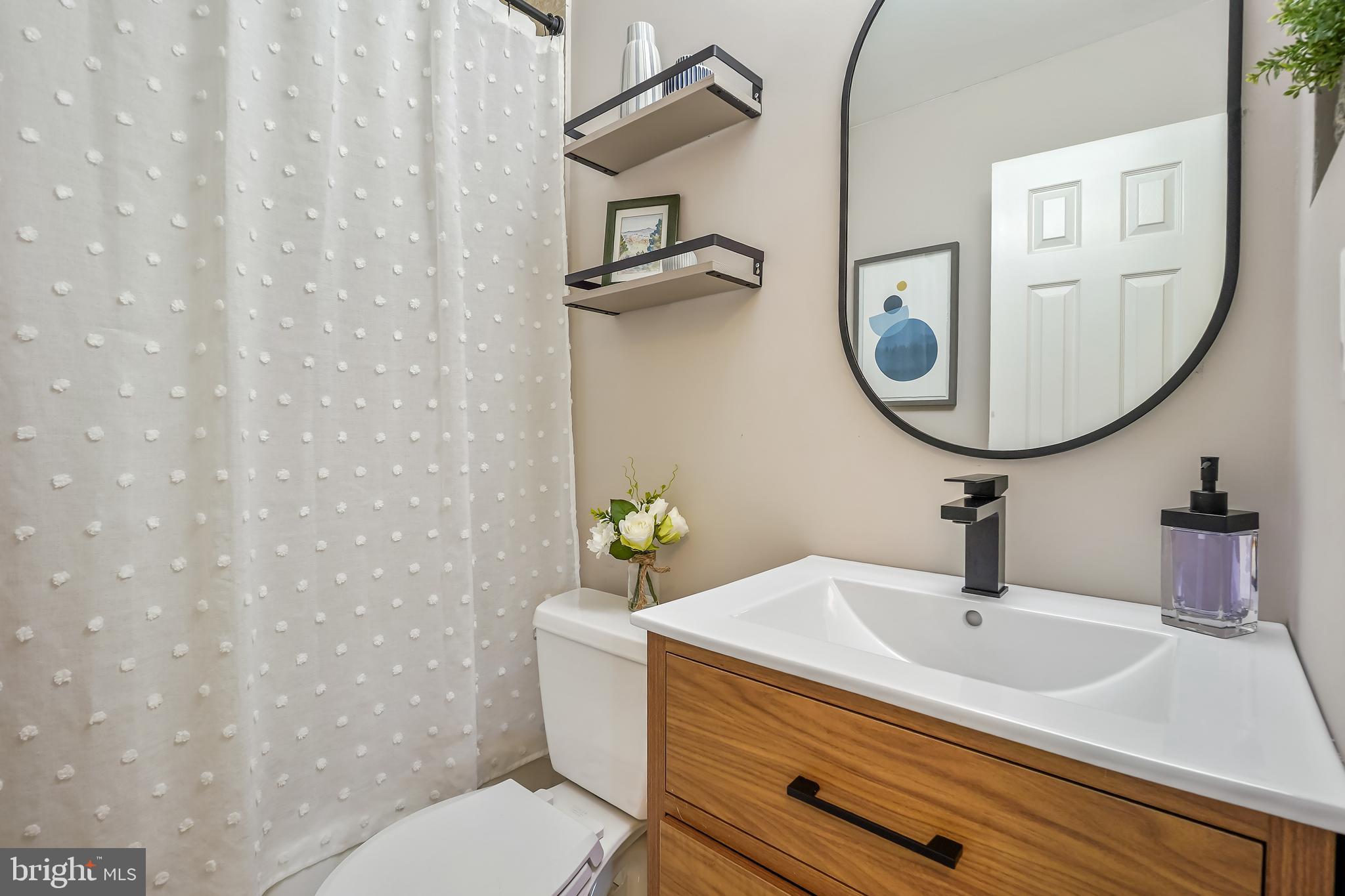 WILLIAMSBURG VILLAGE - Residential