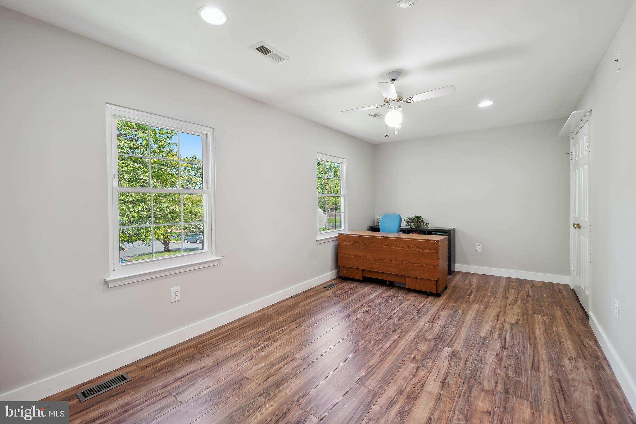 WILLIAMSBURG VILLAGE - Residential