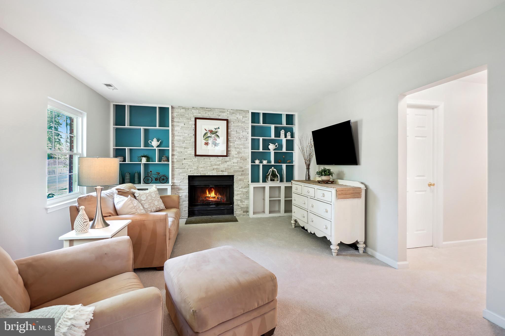 WILLIAMSBURG VILLAGE - Residential