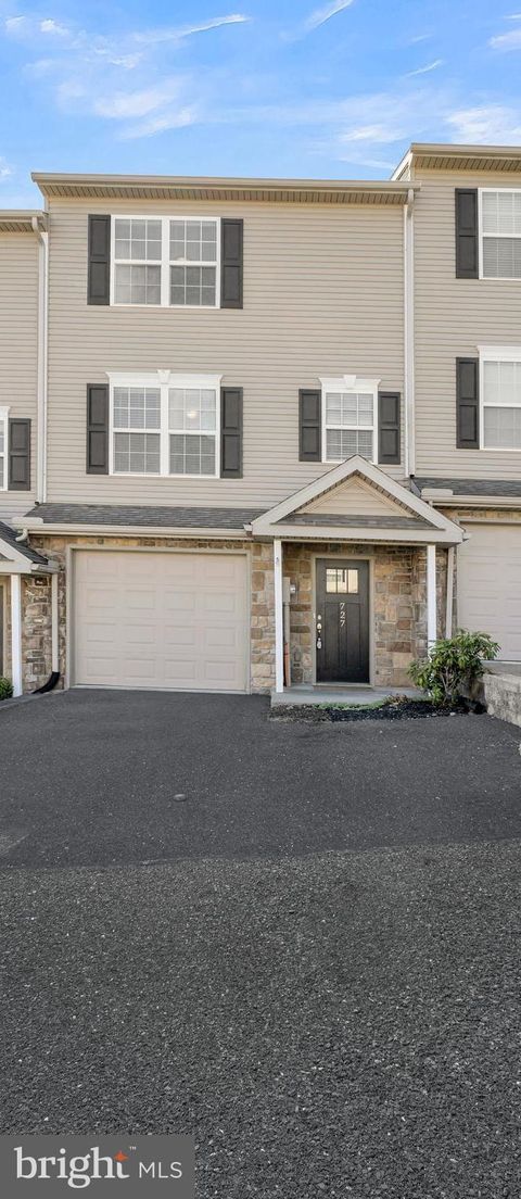 727 GREGS DRIVE HARRISBURG PA 17111