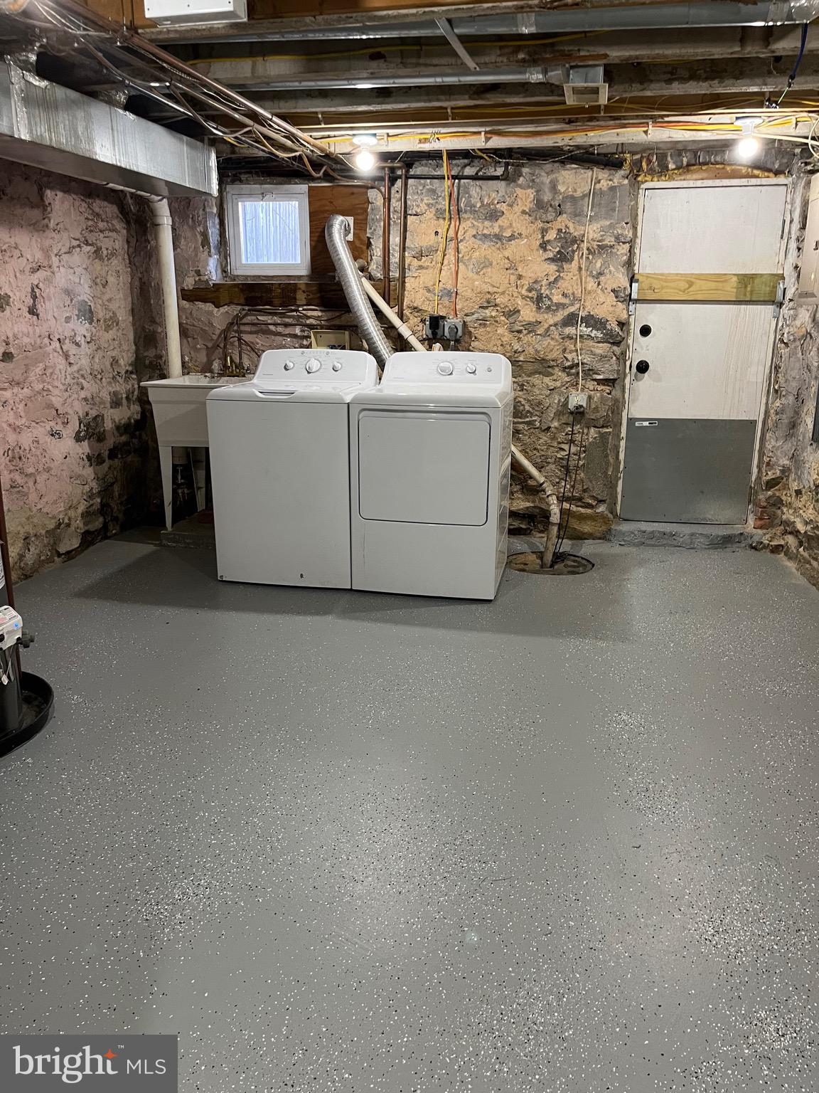 WAVERLY - Residential Lease