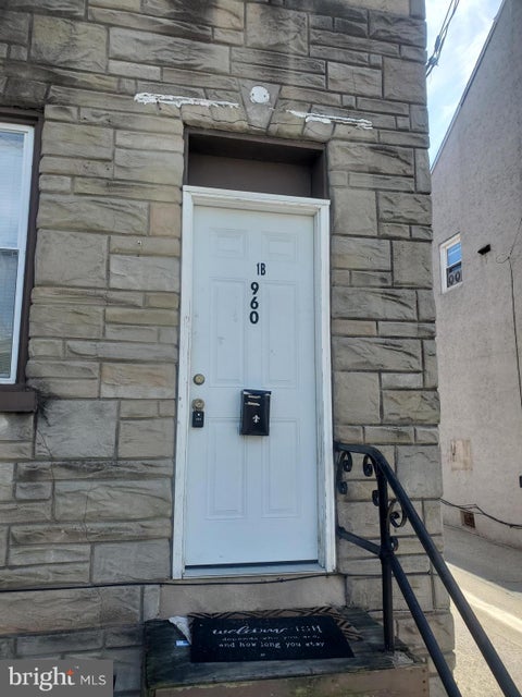 Townhouse For Rent - 960 N 11th Street #1B<br/> READING, PA 19604