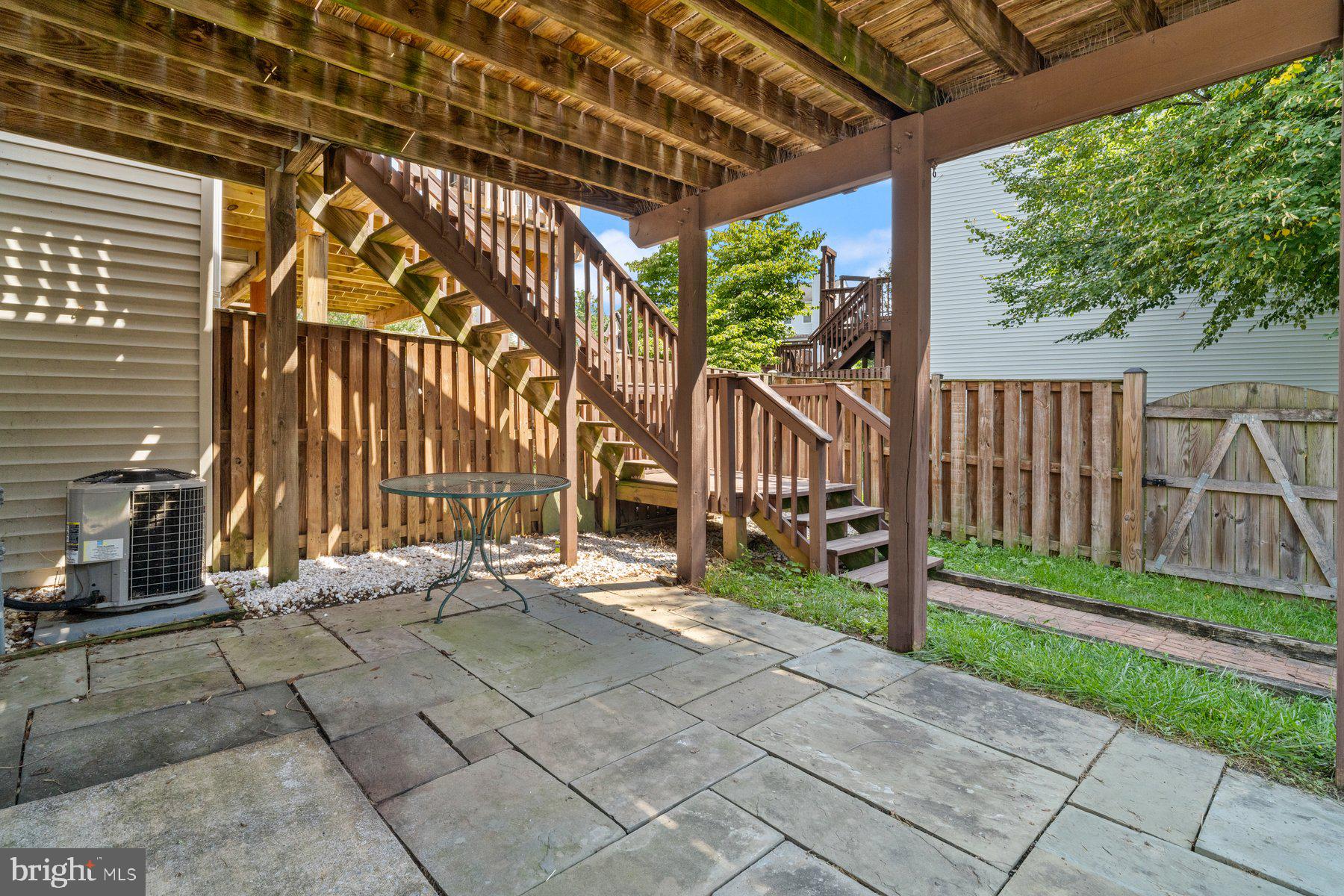 STONEBRIDGE - Residential