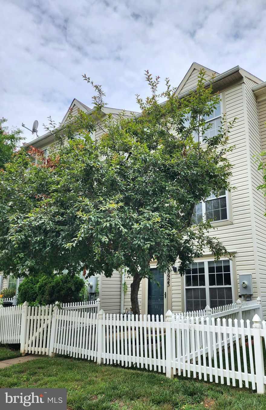 An offer review date is Friday 07/14 at noon. Welcome to this light and bright ready-to-move 3-story 3BR/2.5BA townhome located in the Germantown Estates community.  The whole house, with abundant natural light,  is freshly painted throughout in a neutral color palette. The main floor features a living room, kitchen, dining, and powder room. Spacious kitchen with new wide plank floors, new refrigerator, new oven hood, and new garbage disposal. The freshly painted second level offers 2 bedrooms and 1 full bathroom, a newer carpet, and a separate laundry room with a new washer and laminate floors. The entire upper top floor is the generously sized primary suite, with ample closet space, including a large walk-in closet with organizers, and a full bath. Additional features include a new high-efficiency water heater, replaced HVAC, and new insulation in the attic warranted for 50 years. Two parking spots, including one reserved, are located near your front yard. HOA monthly fee includes membership to the largest outdoor community pool, snow removal, and lawn mowing. Community amenities include walk/ jog paths, tot lots and playgrounds, a recreation center, and tennis/basketball courts. It is conveniently located near restaurants and shopping centers. Easy access to routes I-270, MD-355. Rt-118, 28.