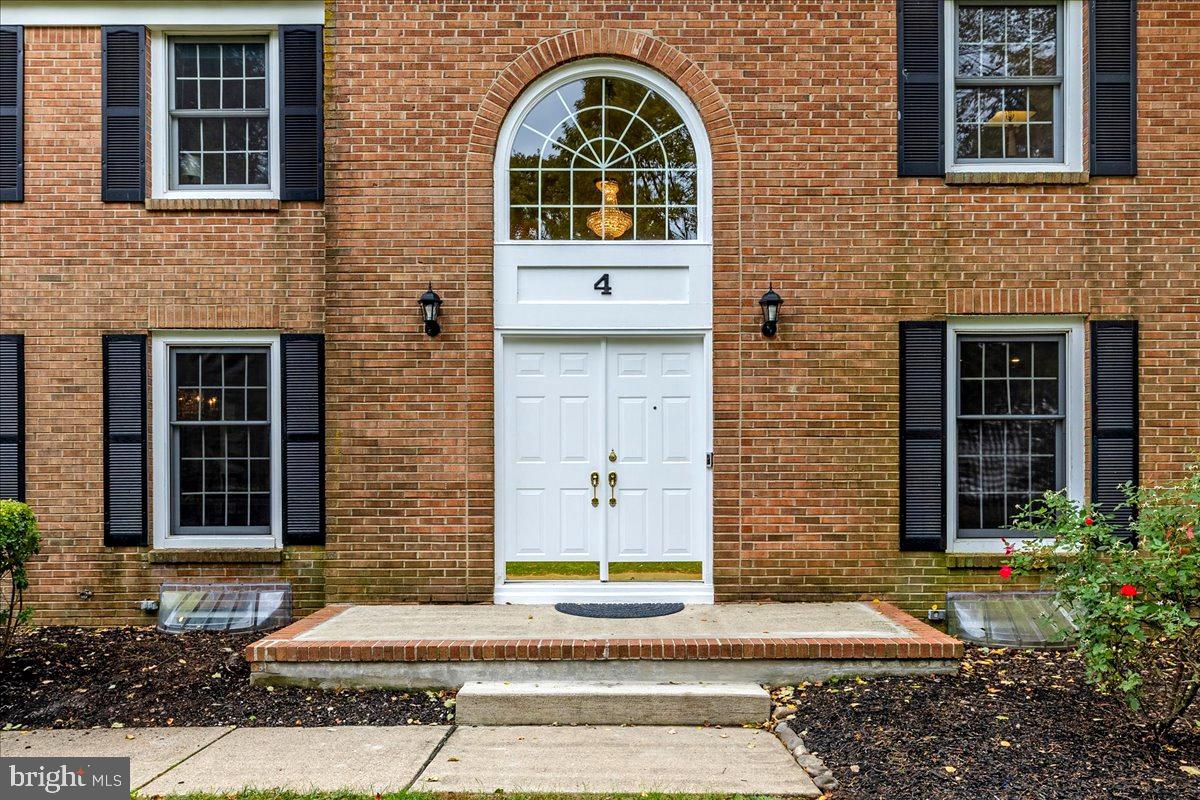 4 BANFF DRIVE