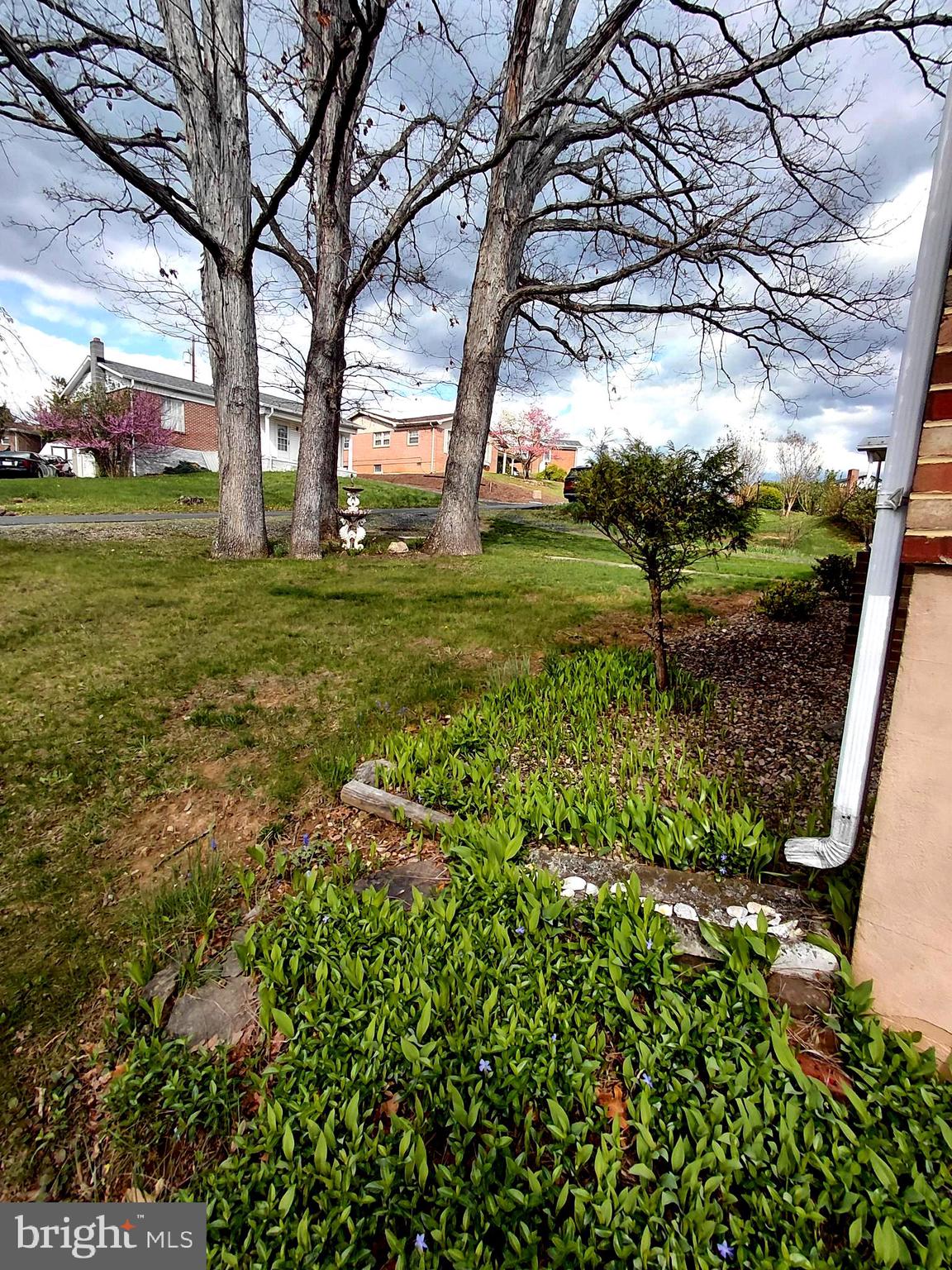 MONARCH HEIGHTS - Residential