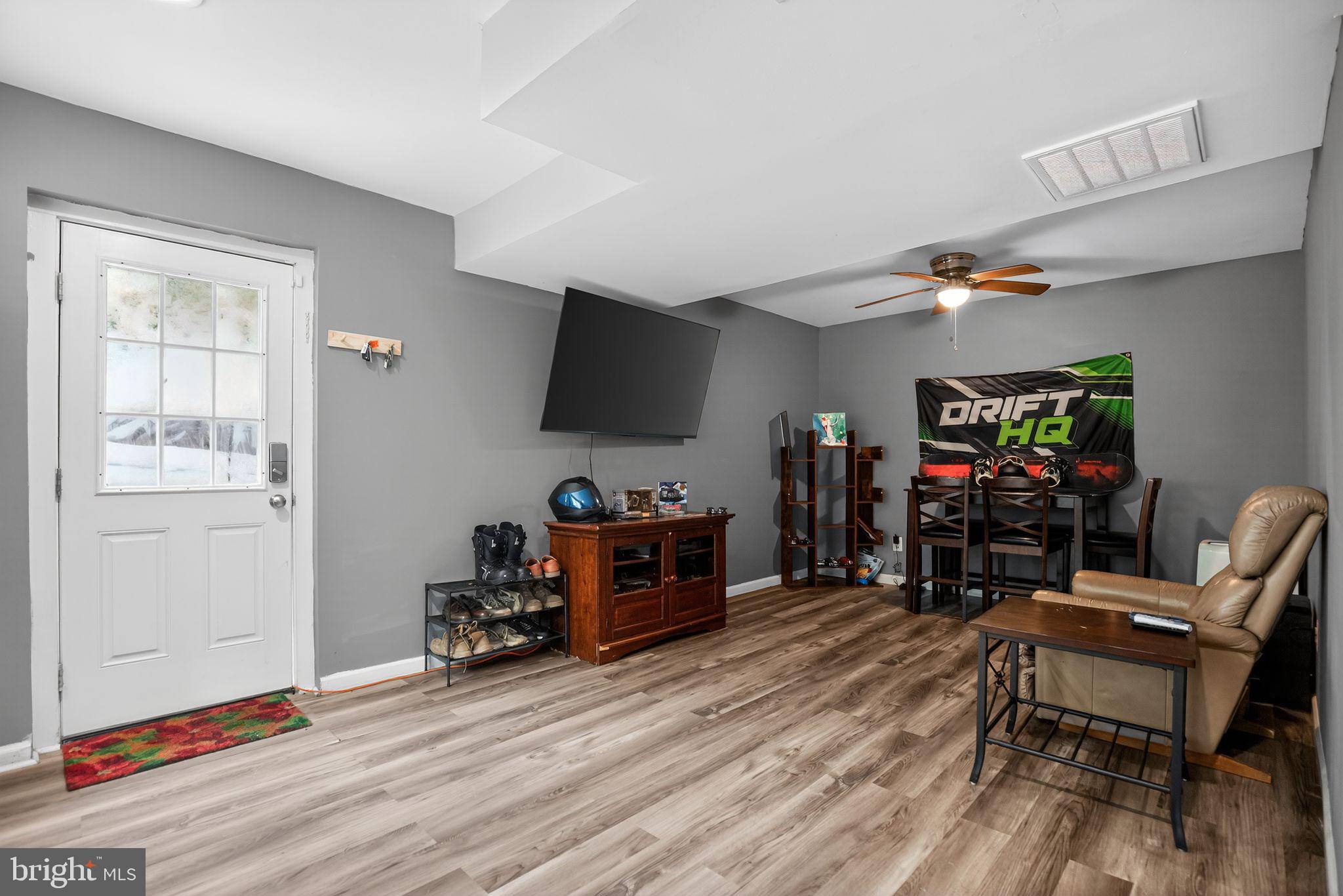 HOLLY GAF ACRES - Residential