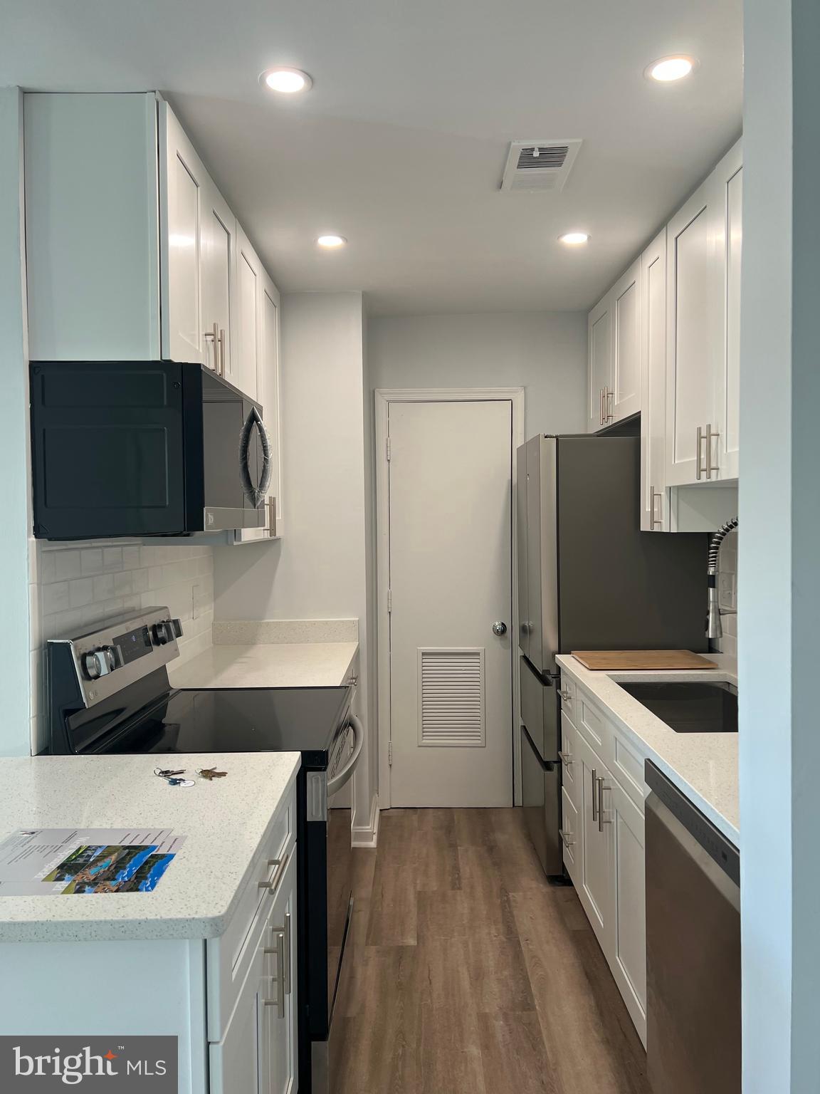 CARDINAL FOREST - Residential Lease