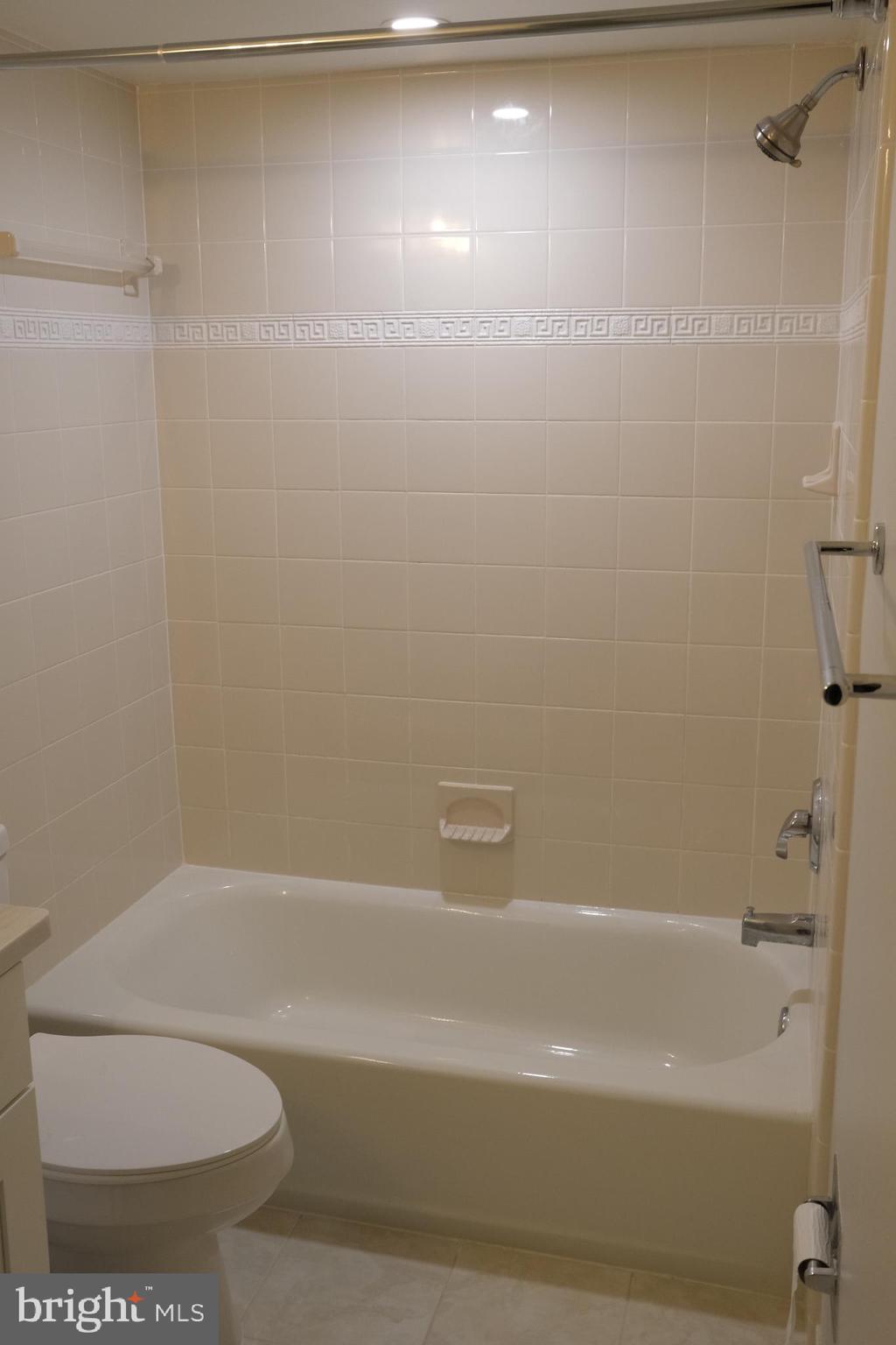 CARDINAL FOREST - Residential Lease