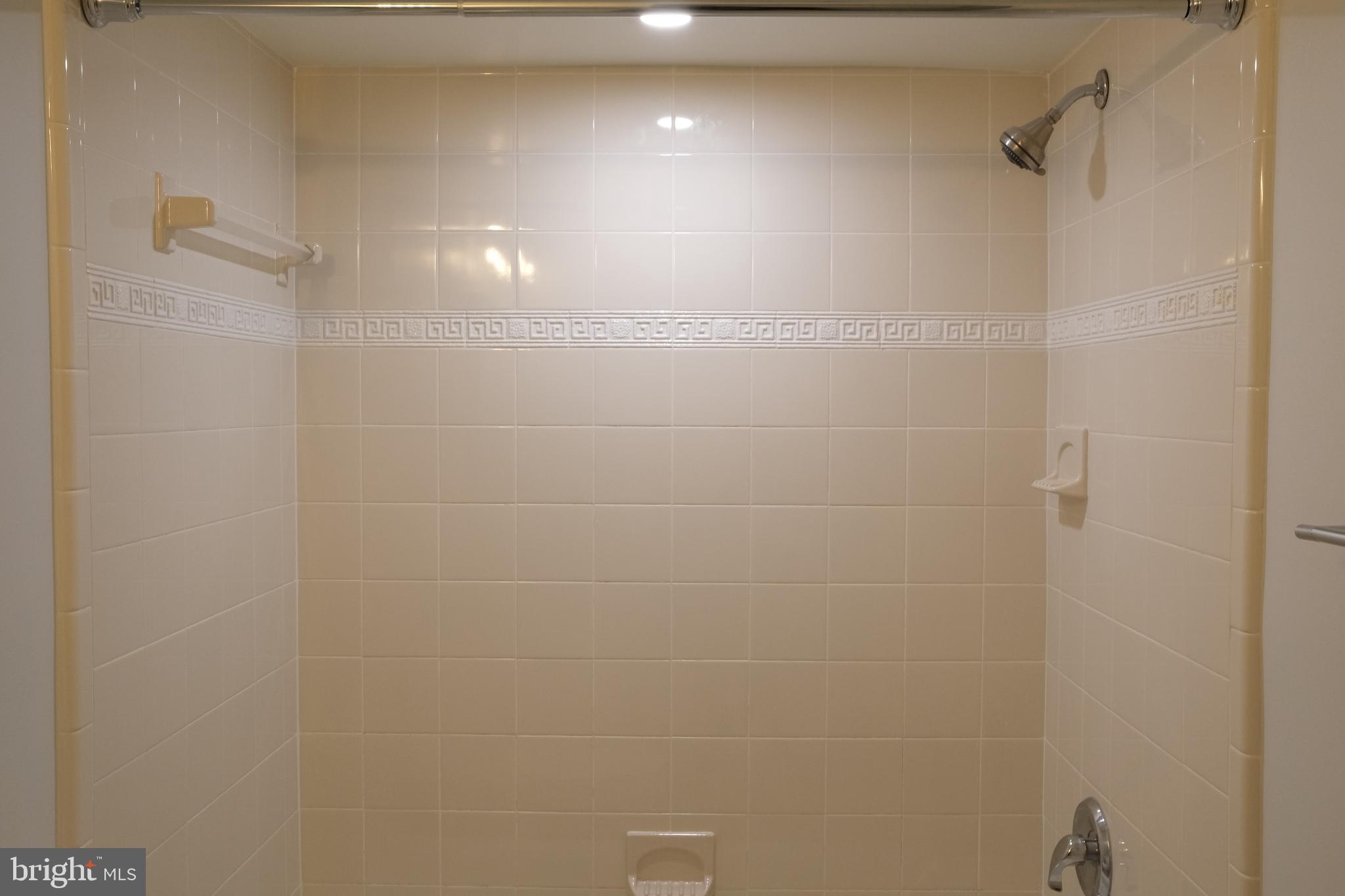 CARDINAL FOREST - Residential Lease