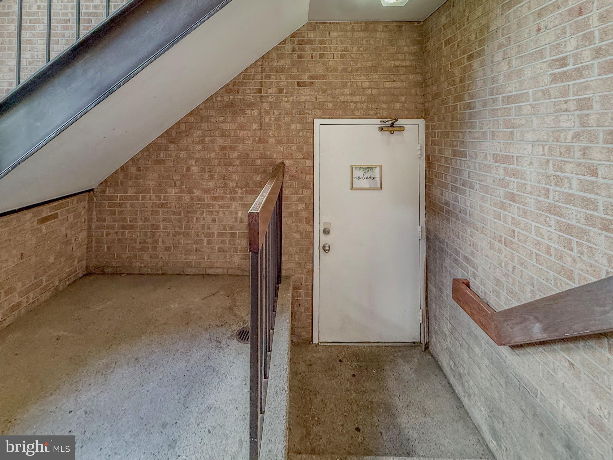 8989 COTSWOLD DRIVE A 8989/8991