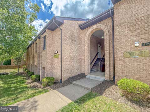 Photo of 8989 - A Cotswold Drive #8989/8991, BURKE, VA 22015 (MLS # VAFX2325444)