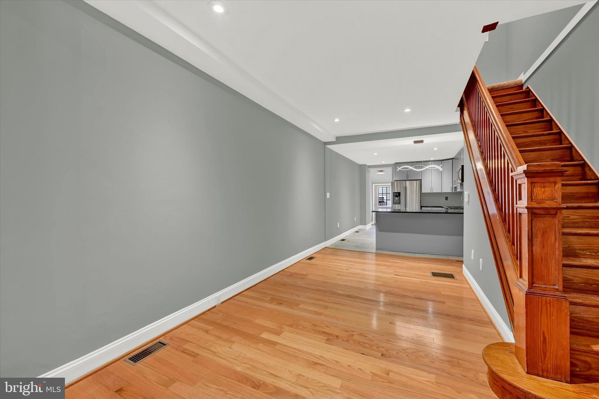 LOCUST POINT - Residential