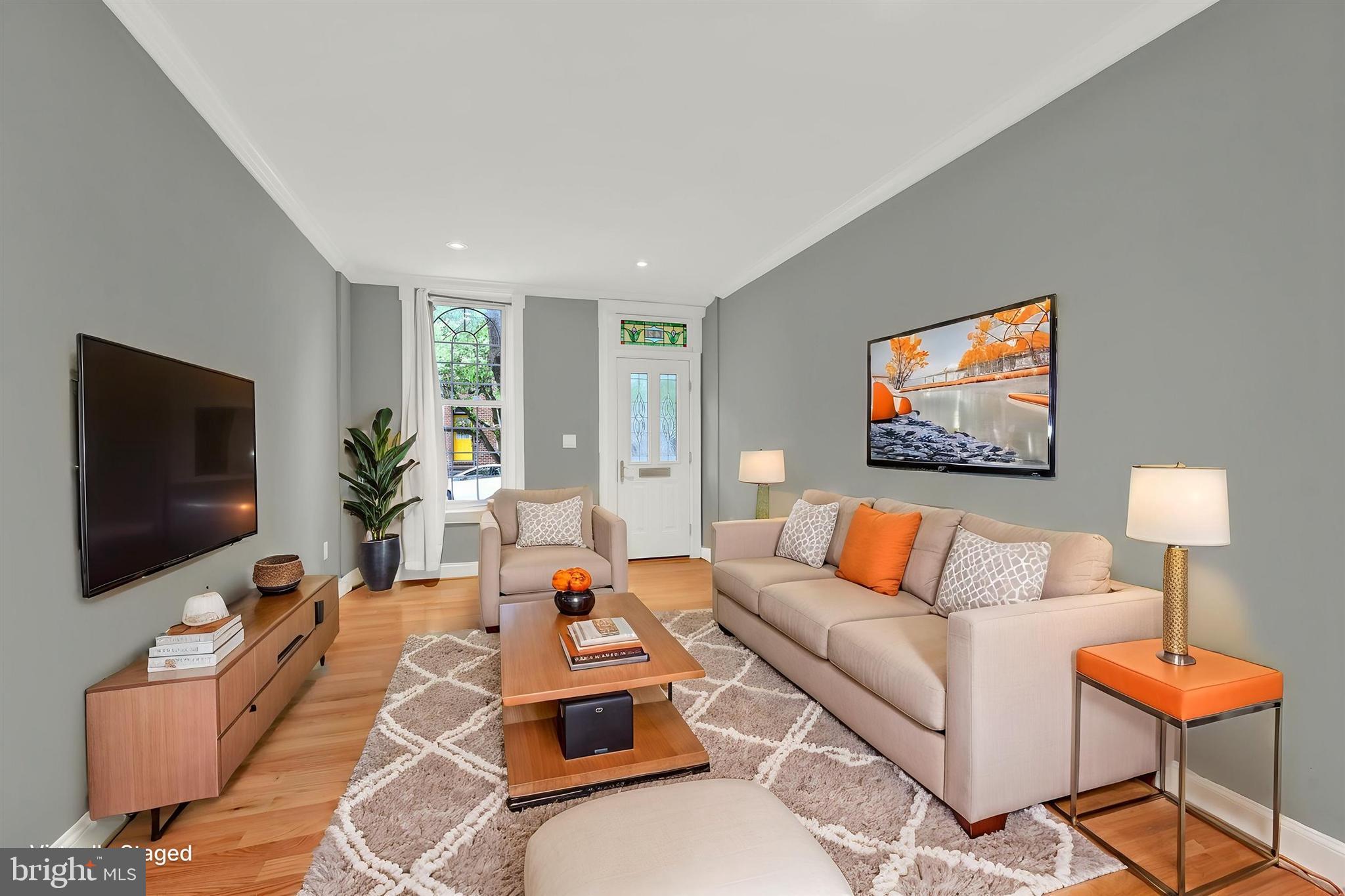 LOCUST POINT - Residential