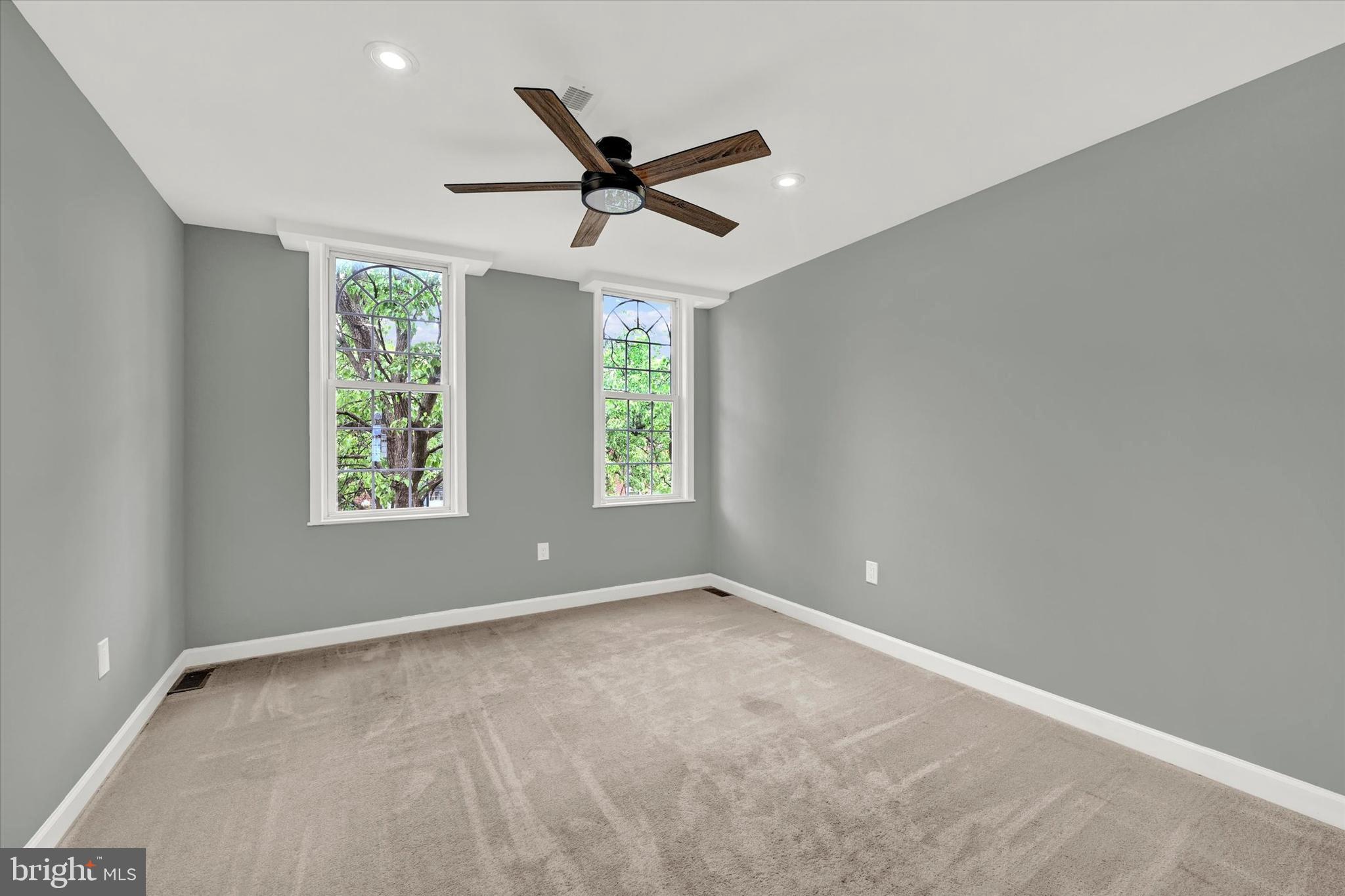 LOCUST POINT - Residential