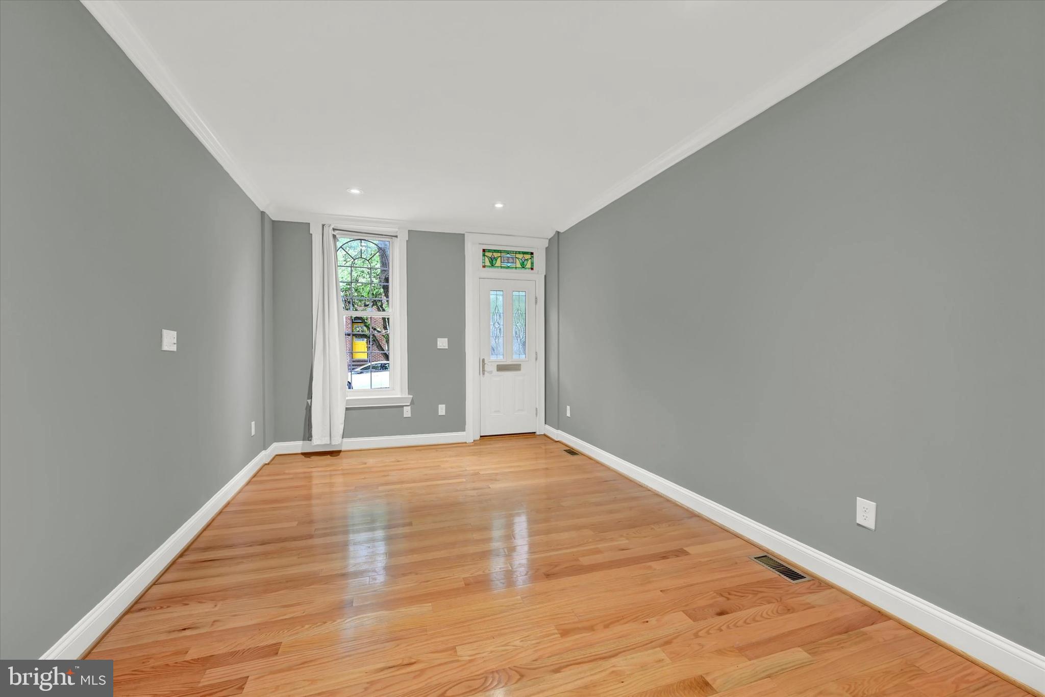 LOCUST POINT - Residential