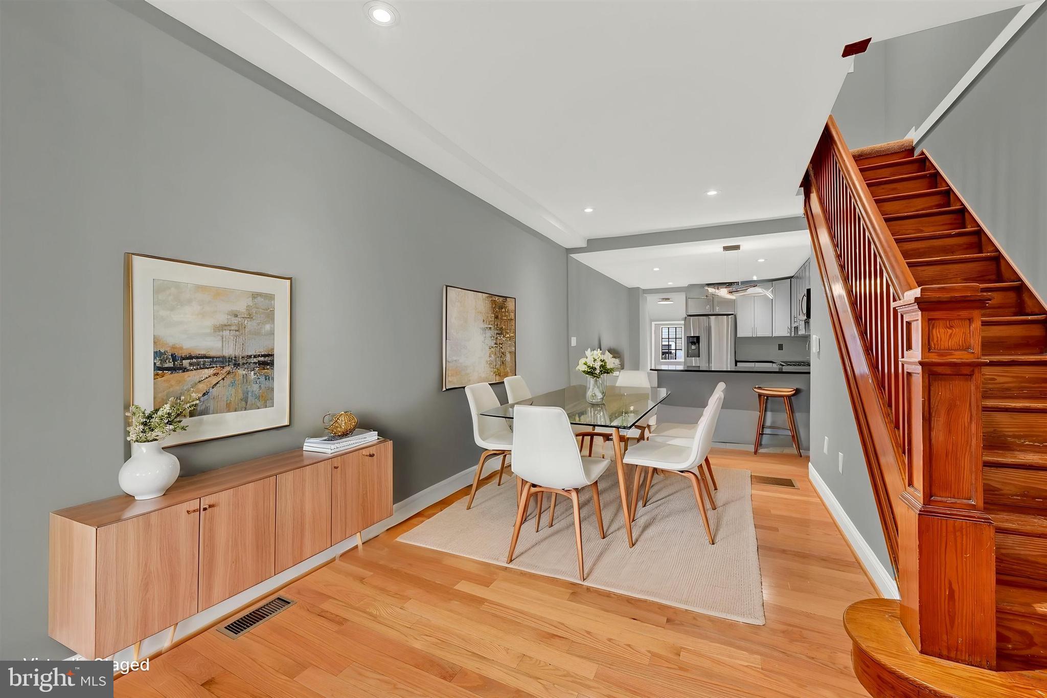 LOCUST POINT - Residential