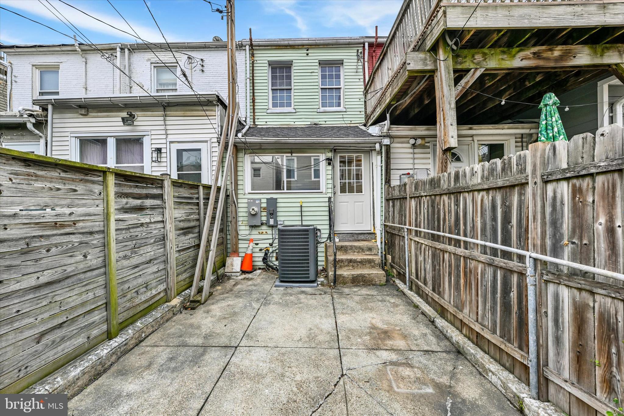 LOCUST POINT - Residential