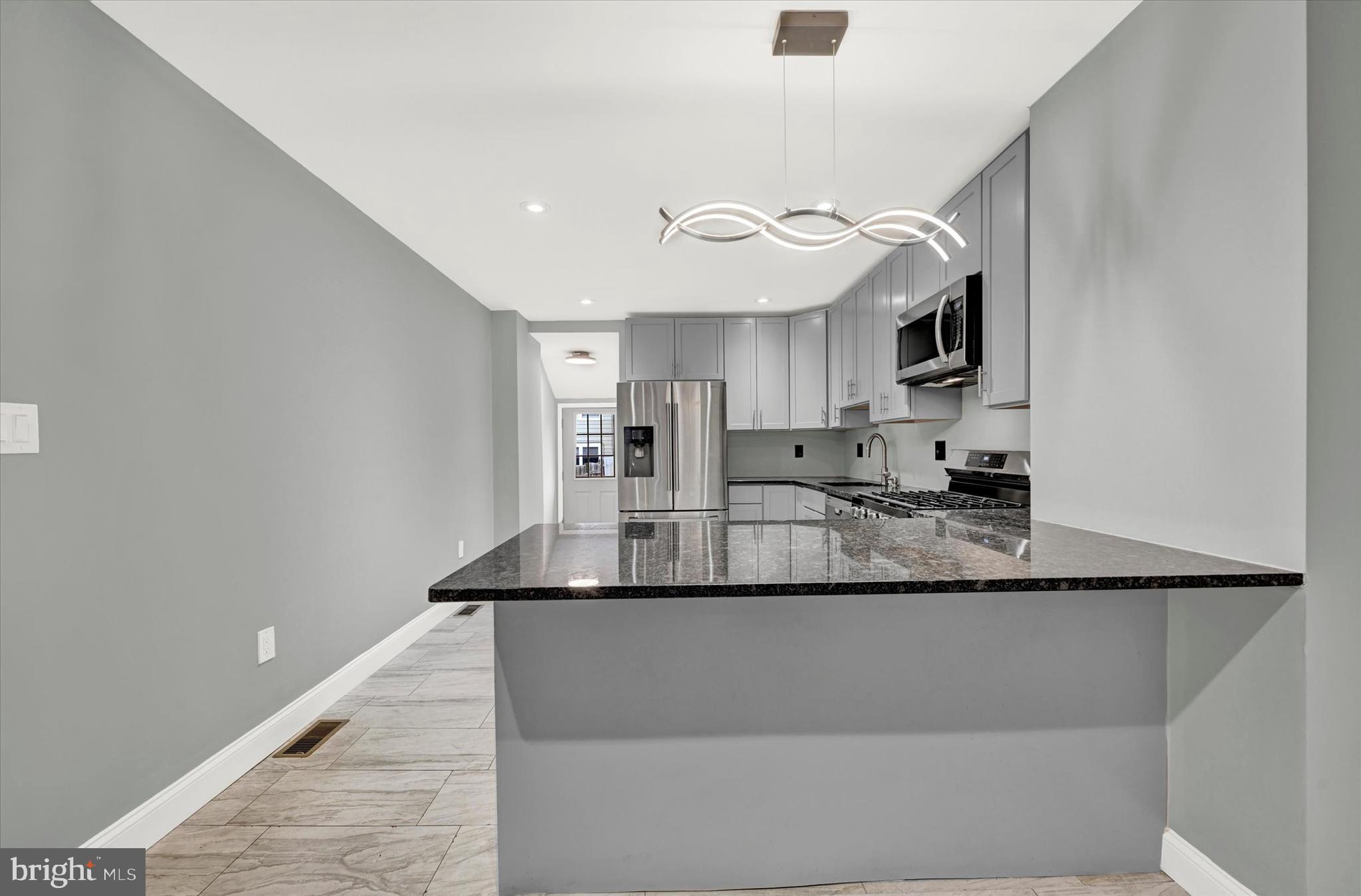LOCUST POINT - Residential