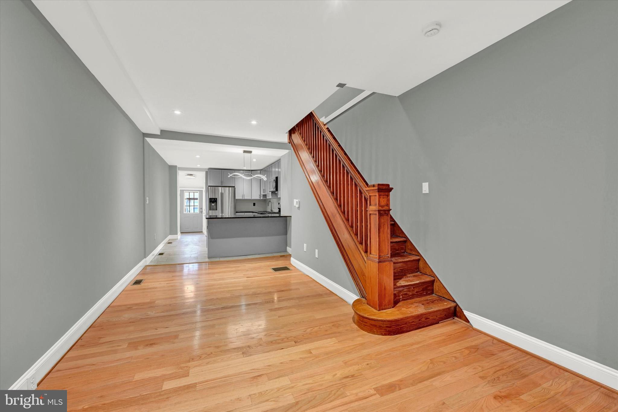 LOCUST POINT - Residential