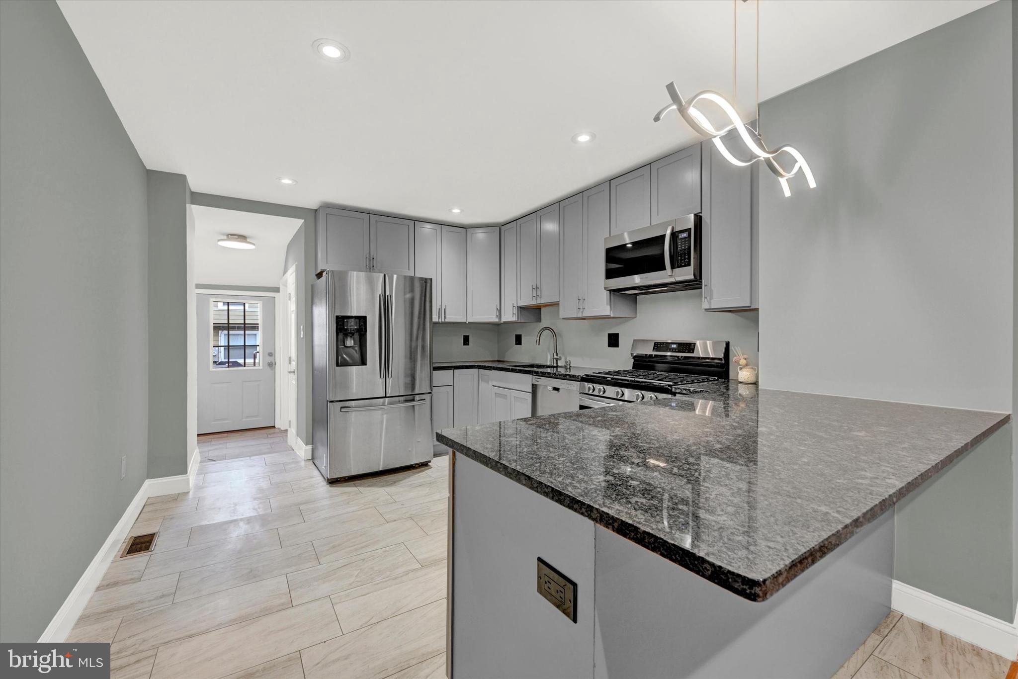 LOCUST POINT - Residential