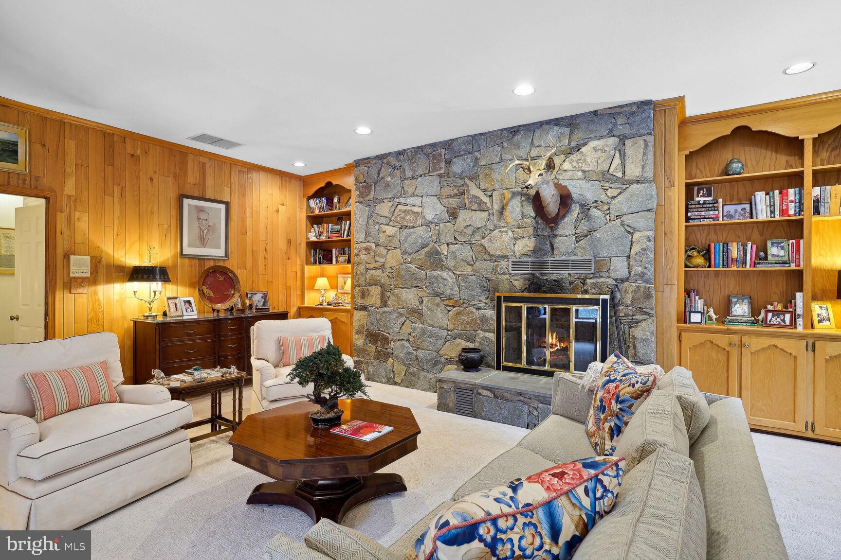 POTOMAC FALLS - Residential