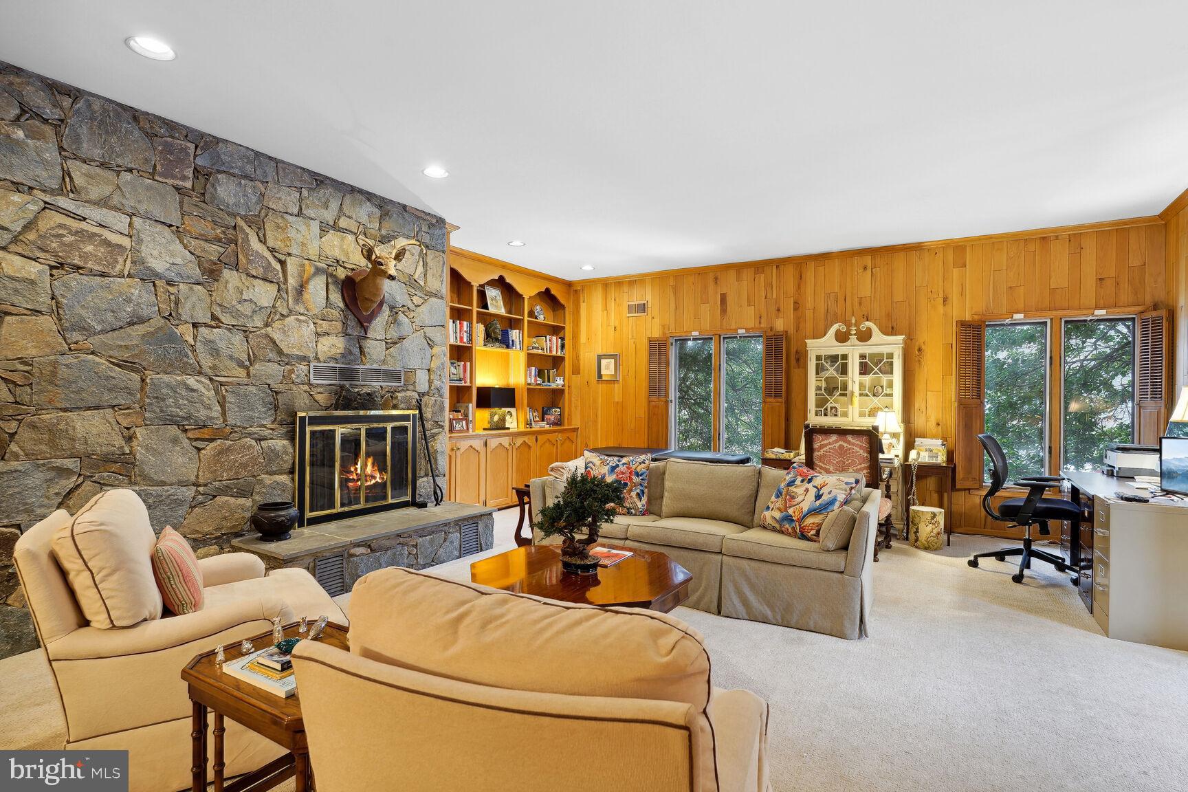 POTOMAC FALLS - Residential