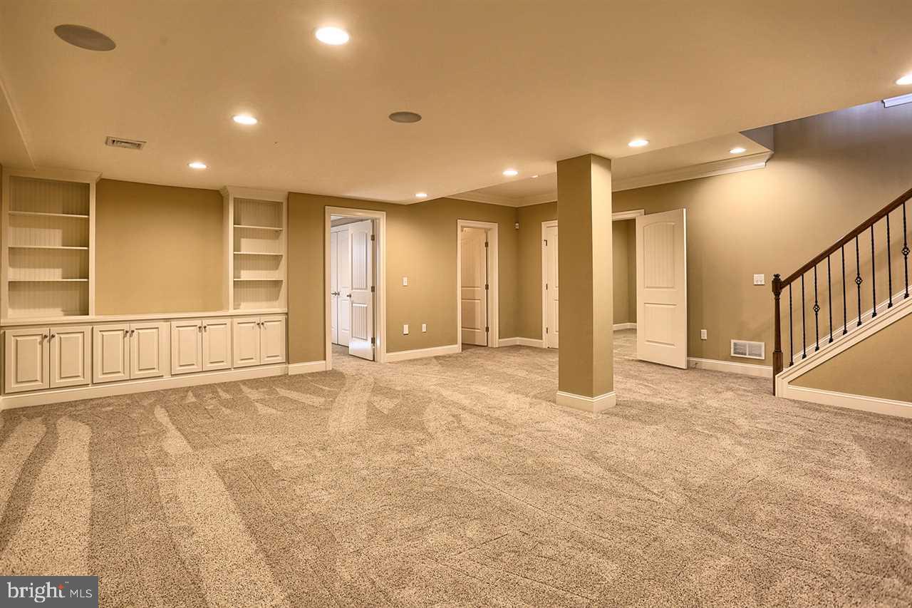 FREEDOM COURT - Residential