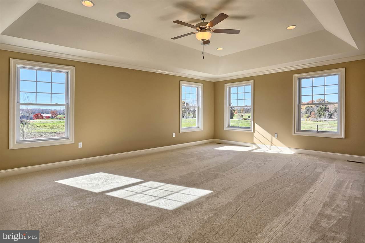 FREEDOM COURT - Residential