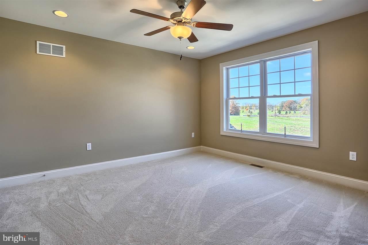 FREEDOM COURT - Residential