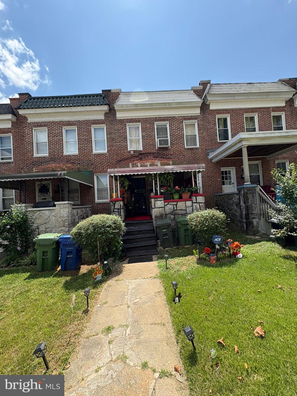 DO NOT CONTACT LISTING AGENT CALL OR TEXT BEN CAPLAN see private remarks
DO NOT DISTURB TENANT
Property is being sold tenant occupied. Lease is month to month. Monthly Rent $1,000 Pays on time
House well maintained in a great location with tons of upside. Being sold as-is. There are 3 full bedrooms upstairs with a full bathroom, large living and ding space. Tons of space in unfinished basement.