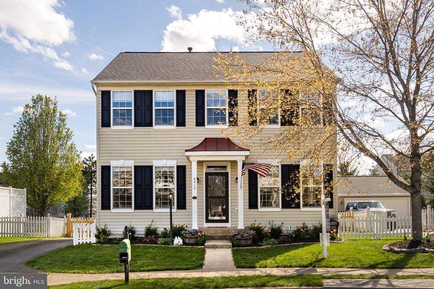 Incredible 4 BR, 3.5 bath single family home on fantastic cul-de-sac lot!**Long driveway leads to front-loading garage**The open floor plan flows nicely in this popular Oakdale model by Brookfield**The main level has a spacious living and dining room, kitchen with island, newly painted cabinets and newer stainless steel appliances.**Family room is off the kitchen and hides the staircase to the top level**Upstairs, you will find 4 spacious bedrooms and 2 full bathrooms**Large and open basement has 2 rec rooms areas, an unfinished storage area, full bathroom and 5th bedroom or bonus room**Private, flat, and fully fenced back yard has patio and a view of trees**Newer water heater, brand new roof, newer complete HVAC system, brand new carpeting, and new back/front doors complete this incredible gem of a home!**Zoned for Patriot High School, close to VRE, shopping, dining and major roadways**Don't miss this one - will go fast!**Click the video camera icon to check out the virtual tour and the floor plans!