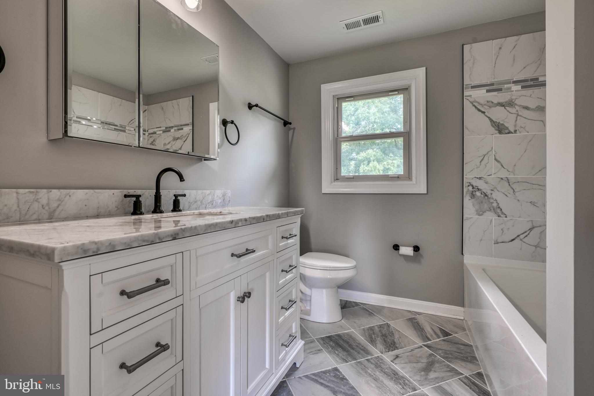 LONG BEACH ESTATES - Residential