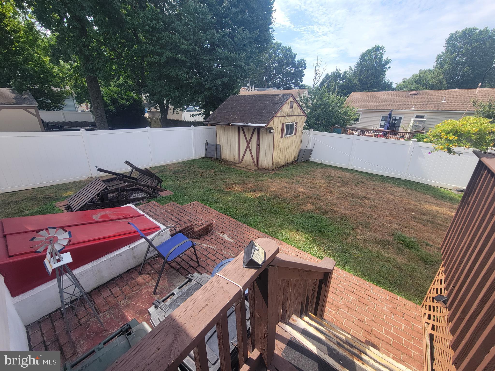 FEASTERVILLE - Residential