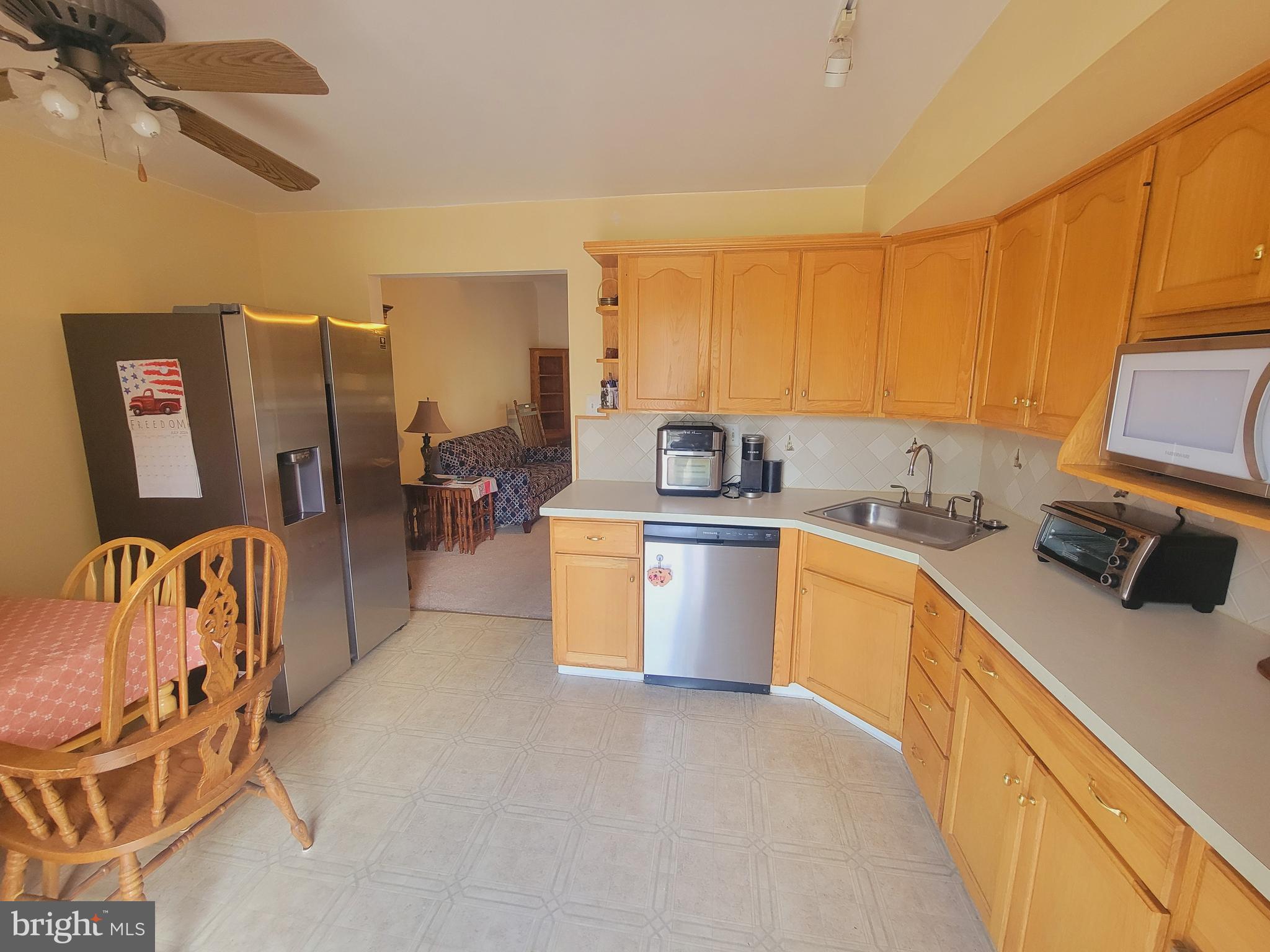 FEASTERVILLE - Residential