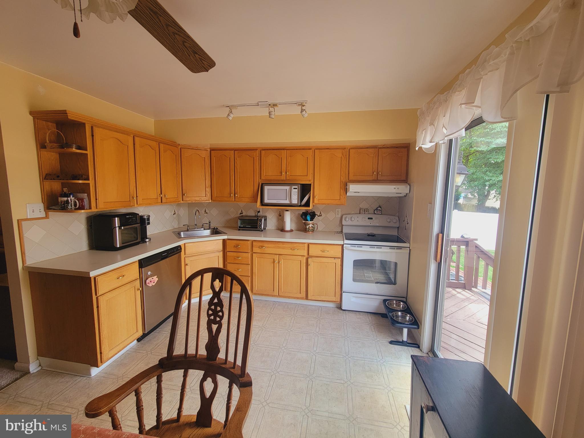 FEASTERVILLE - Residential