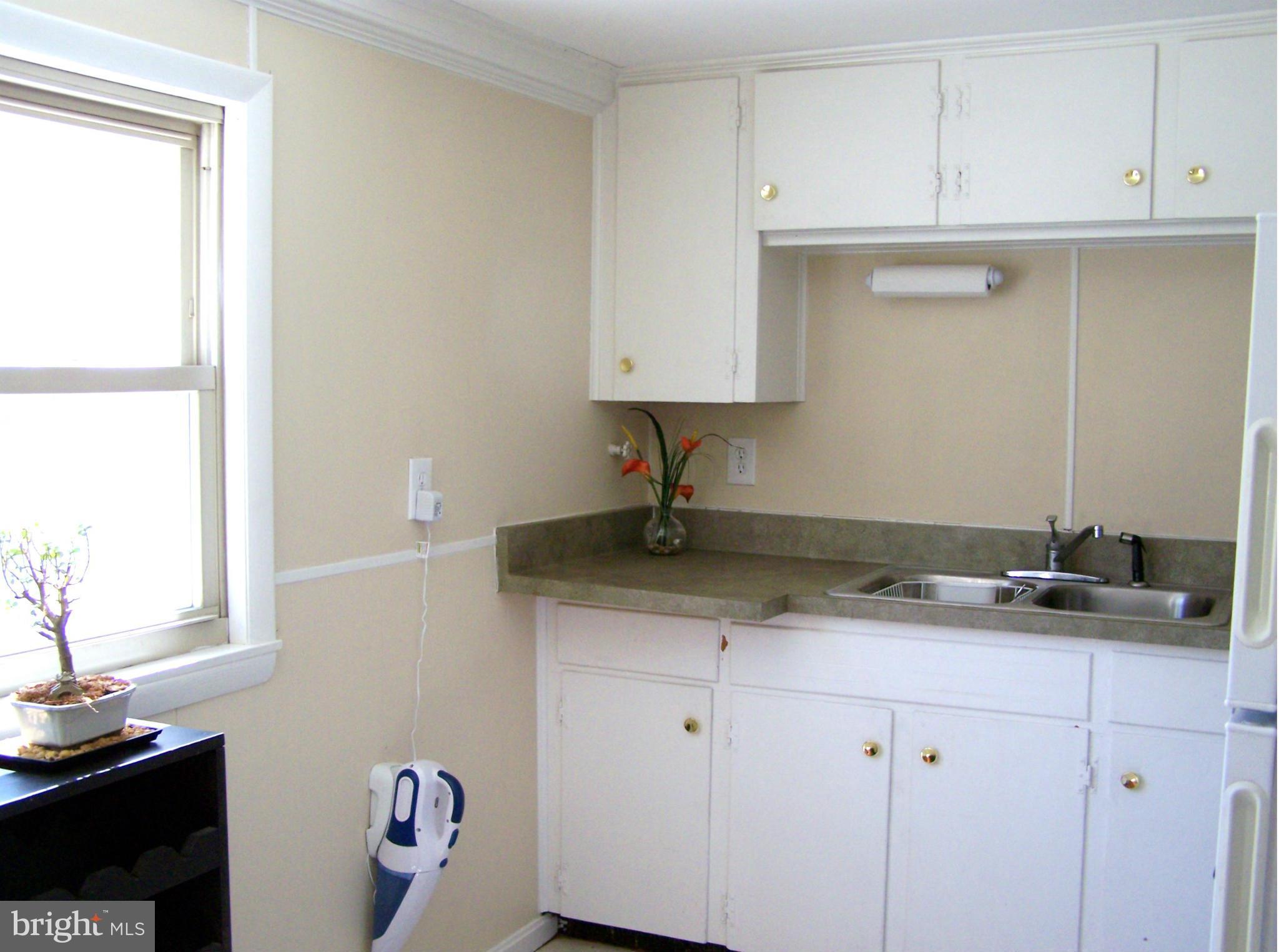 YORKSHIRE VILLAGE - Residential