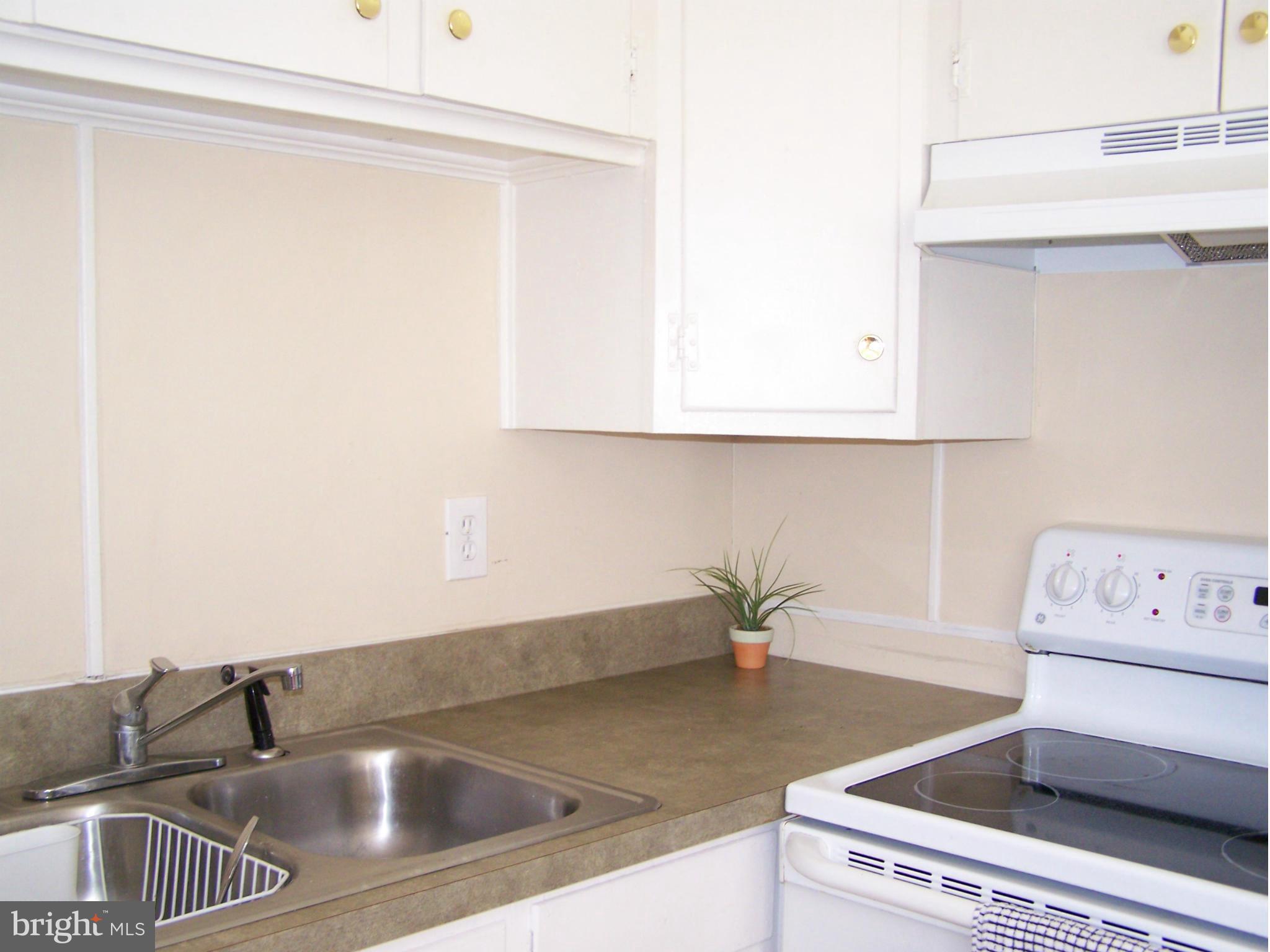 YORKSHIRE VILLAGE - Residential