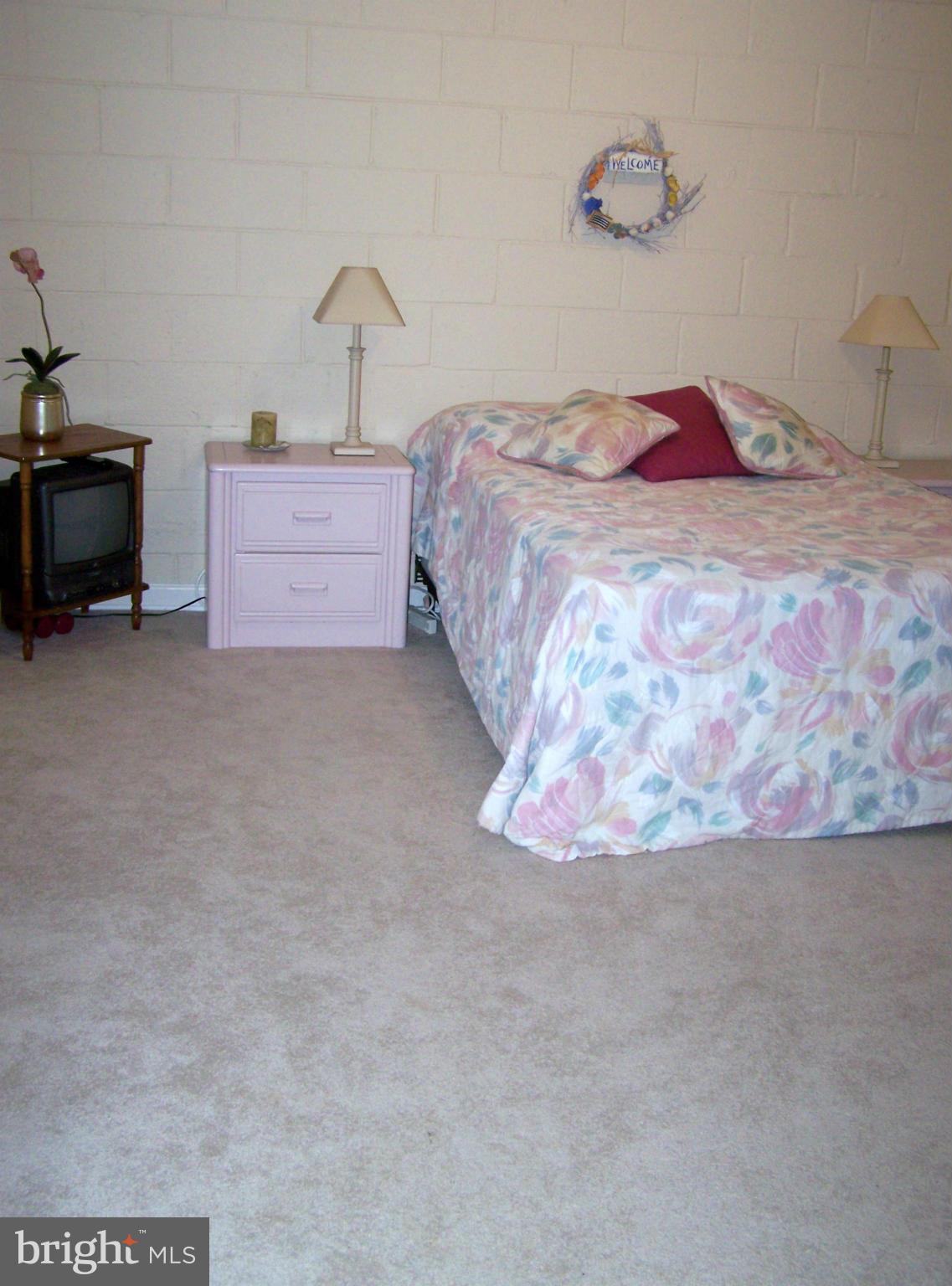 YORKSHIRE VILLAGE - Residential