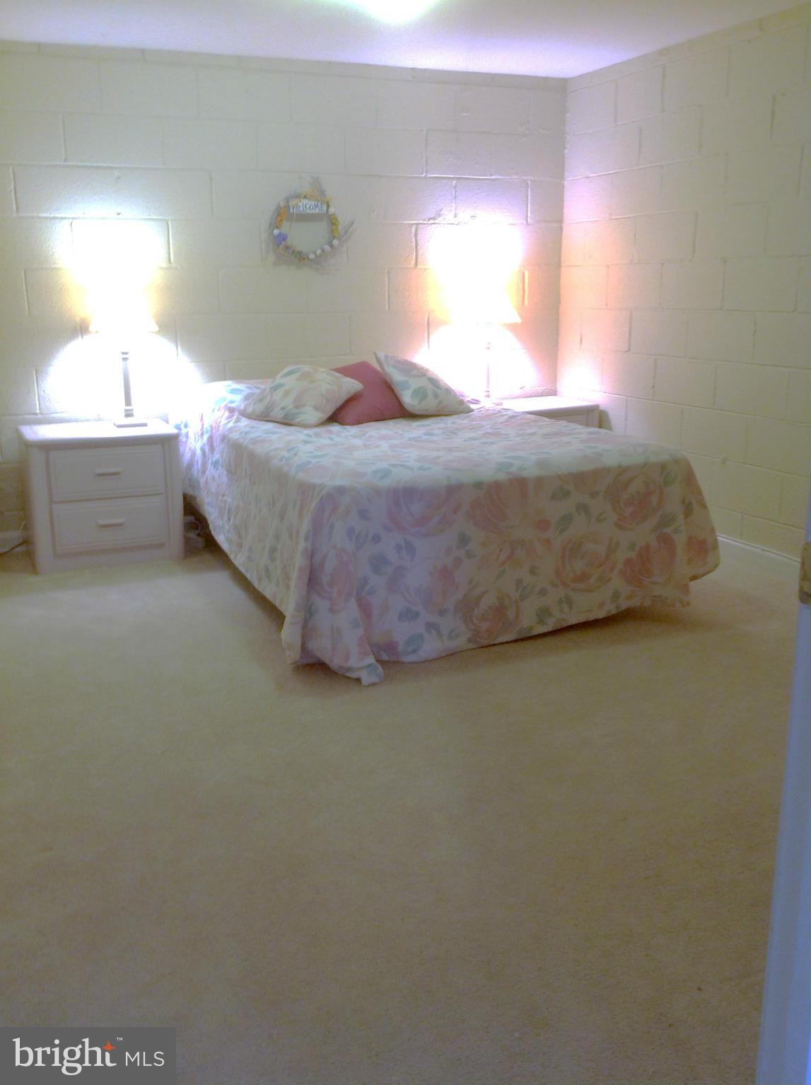 YORKSHIRE VILLAGE - Residential