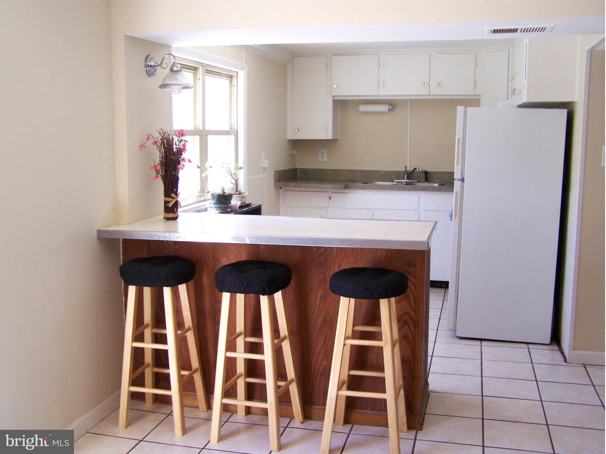 YORKSHIRE VILLAGE - Residential