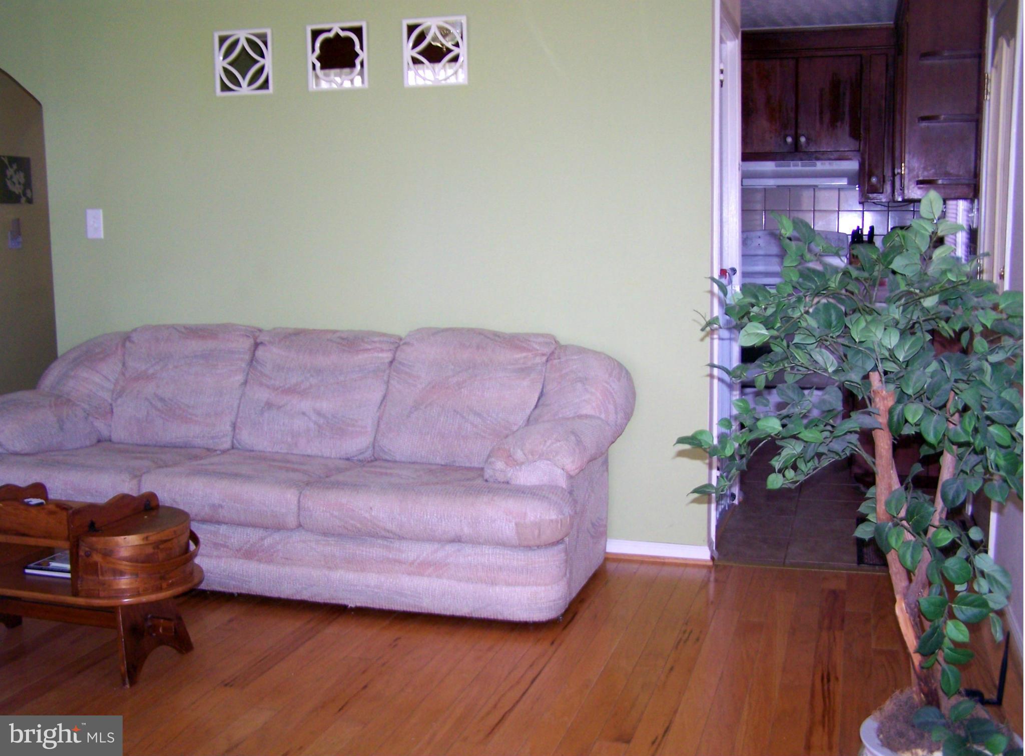 YORKSHIRE VILLAGE - Residential