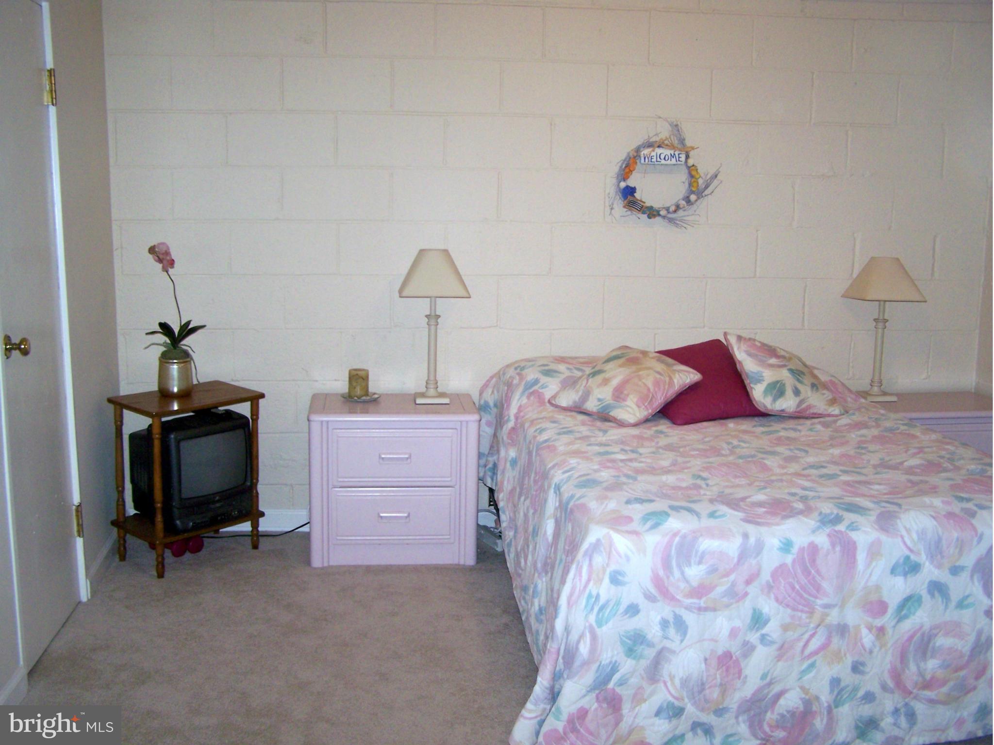 YORKSHIRE VILLAGE - Residential