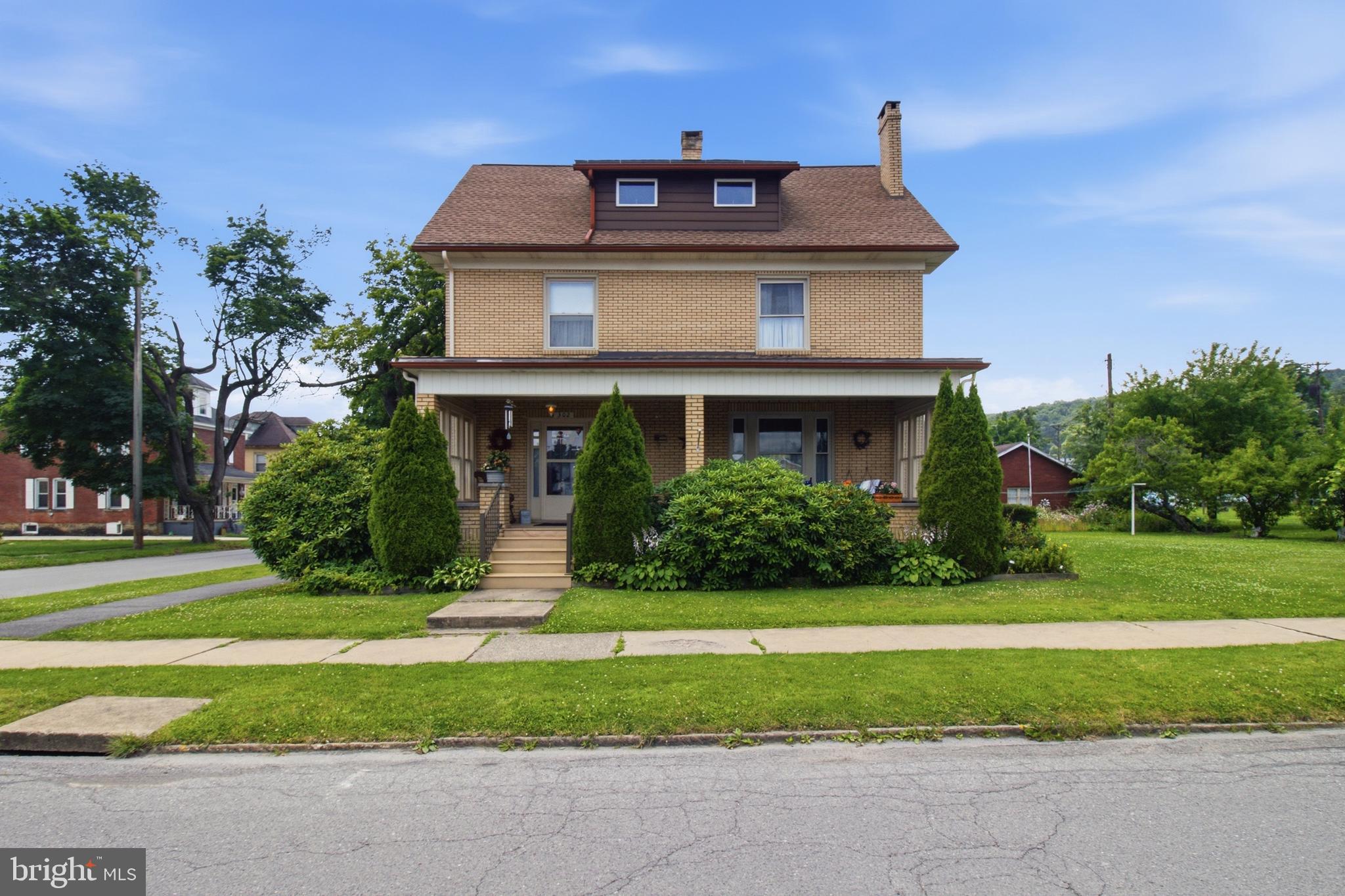 302 NICHOLS STREET