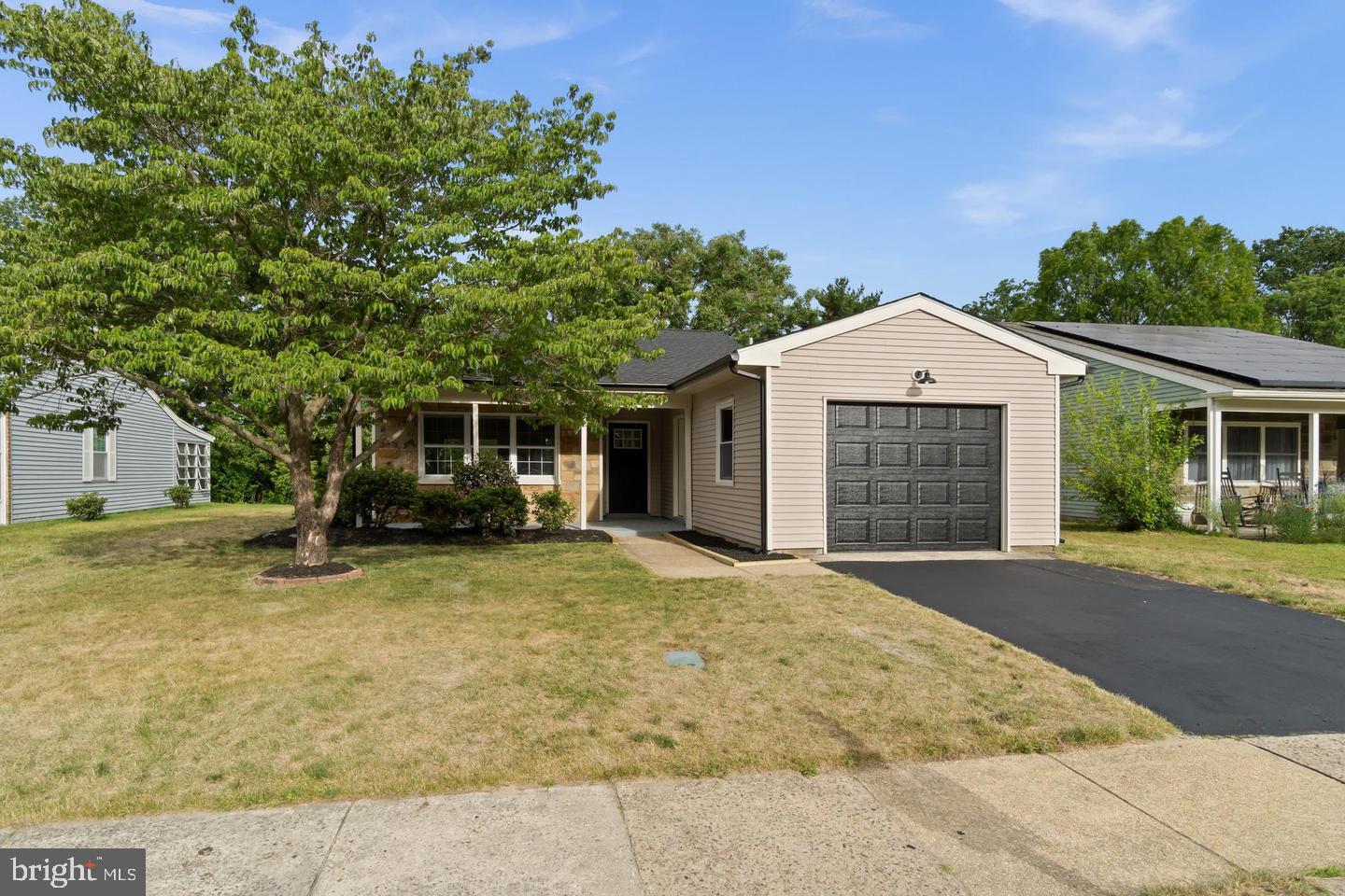 43 KINGSTON WAY