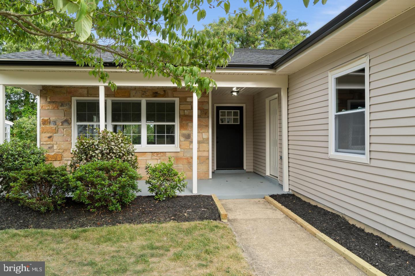 43 KINGSTON WAY