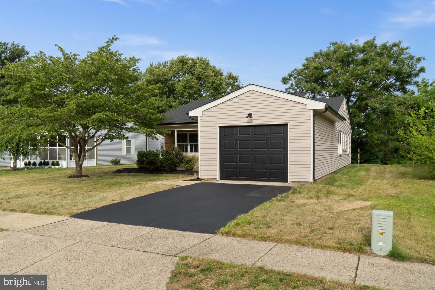 43 KINGSTON WAY