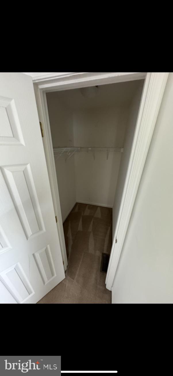 BRIAR RUN - Residential Lease