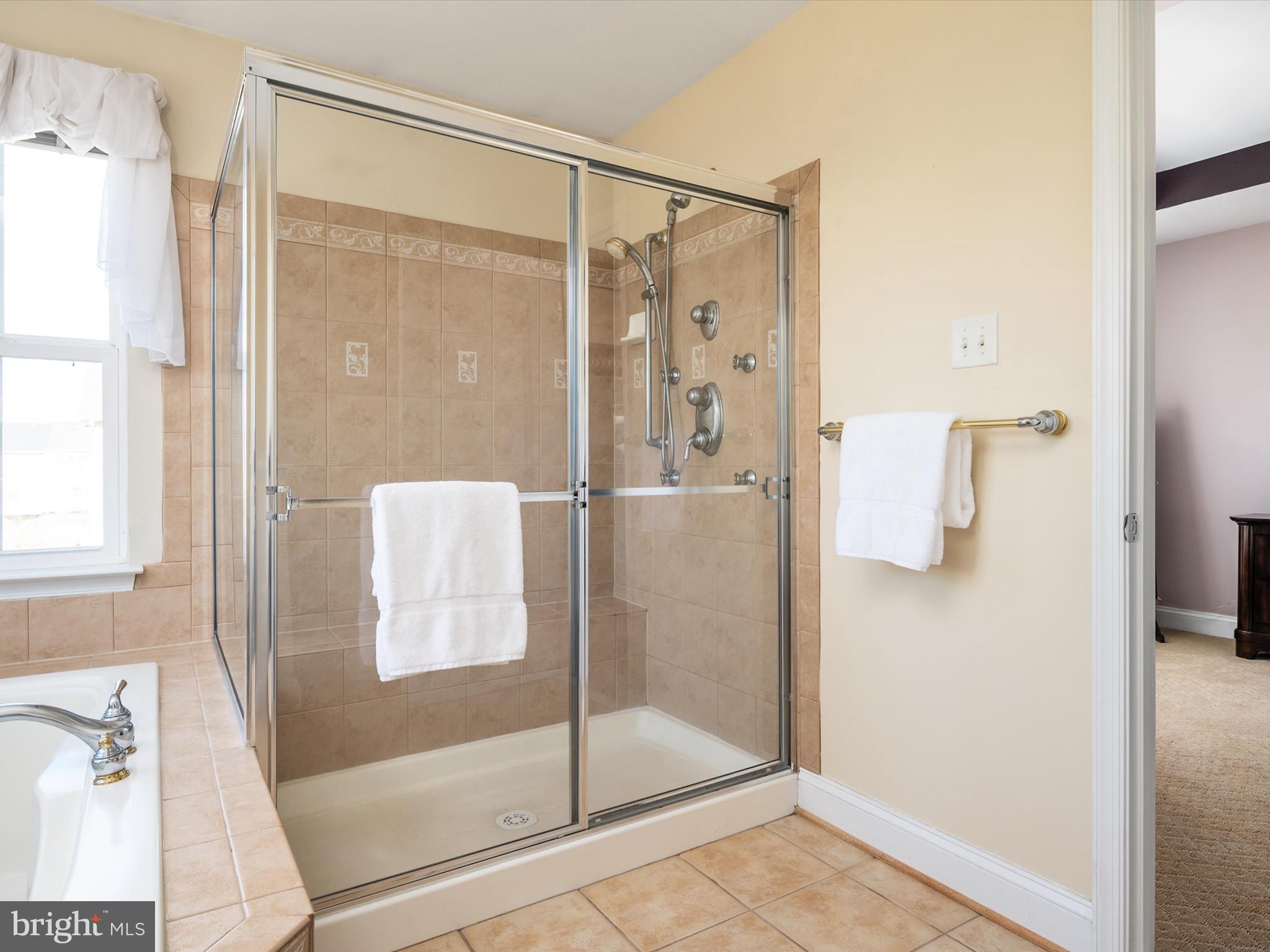 SUMMIT CHASE - Residential