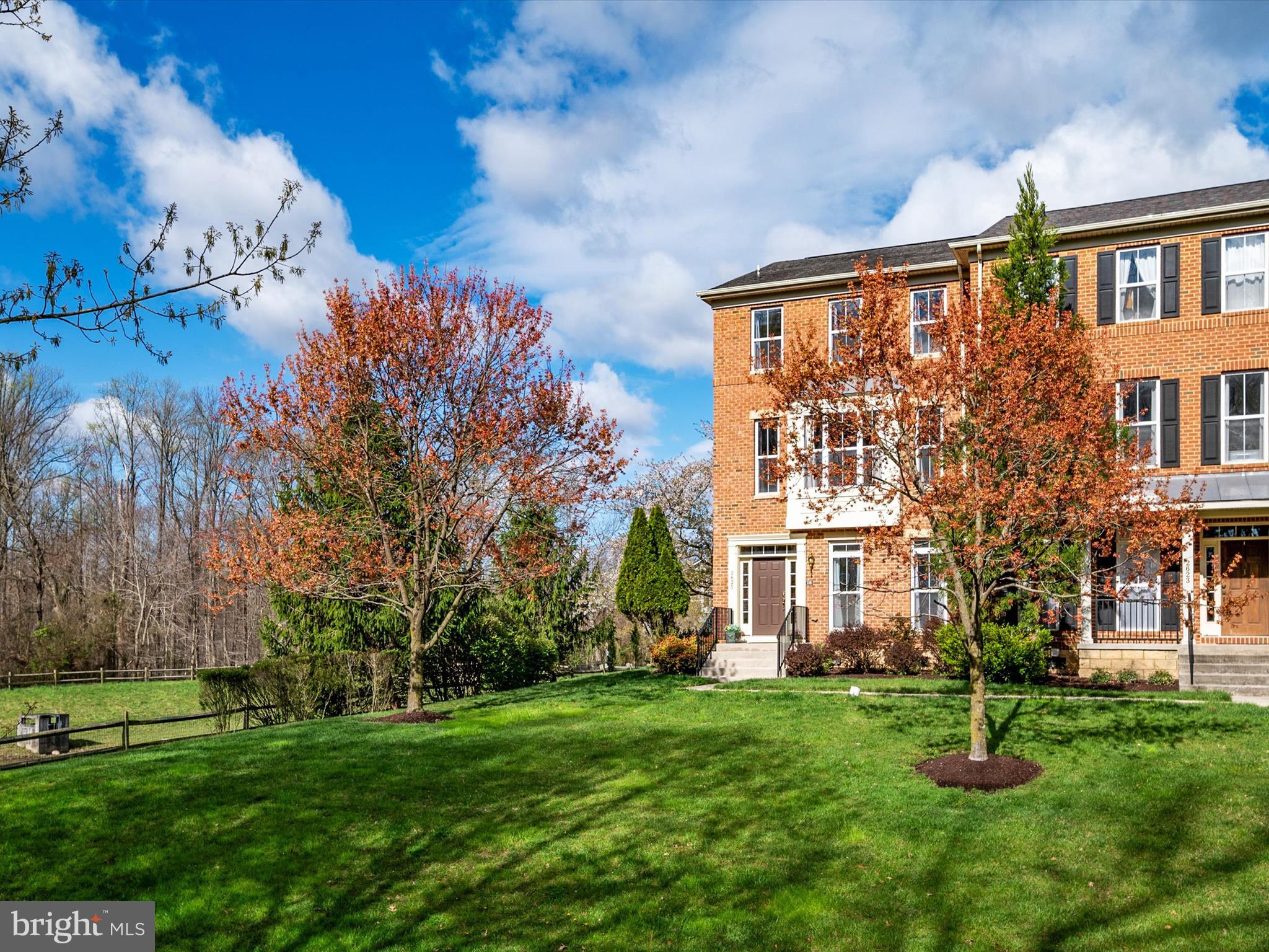 SUMMIT CHASE - Residential